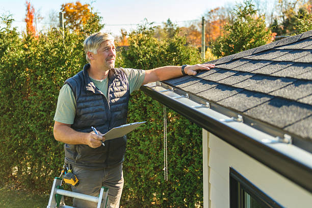 Professional Roofing technician working in Garnett, SC